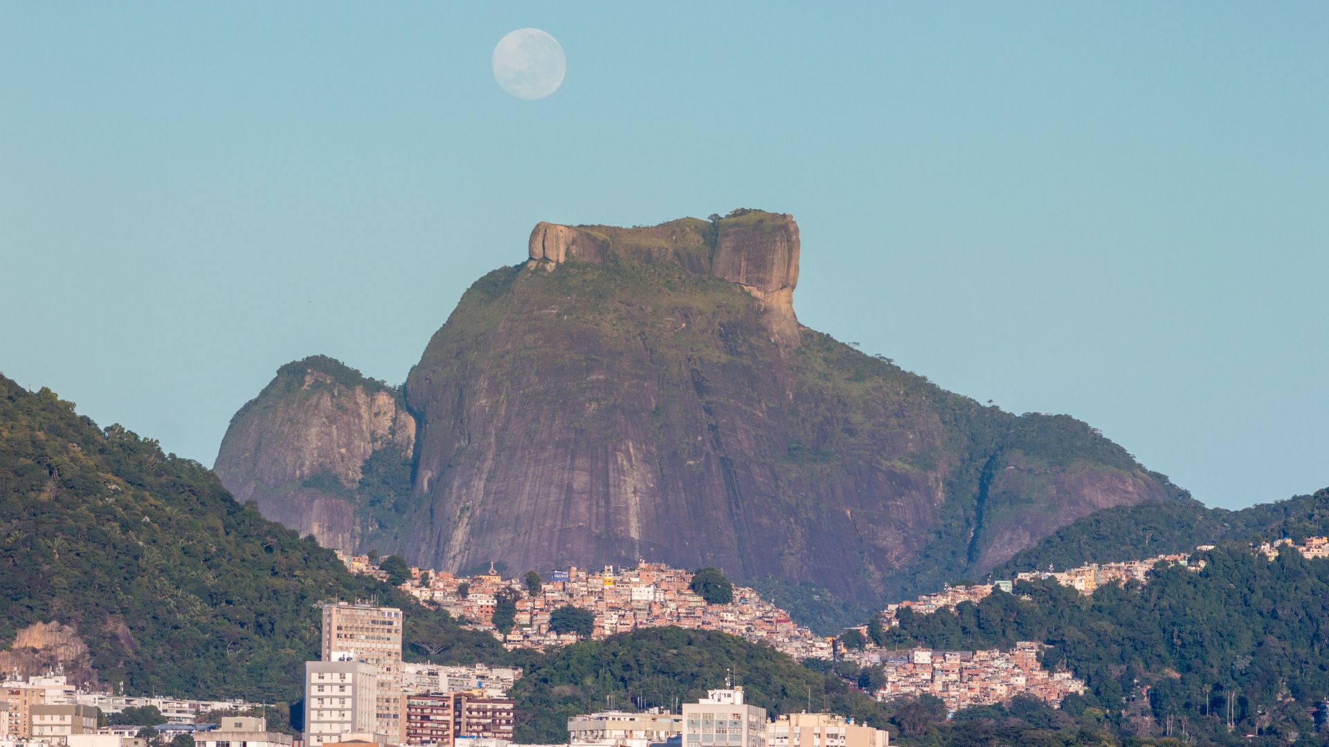 gavea-stone-and-favela