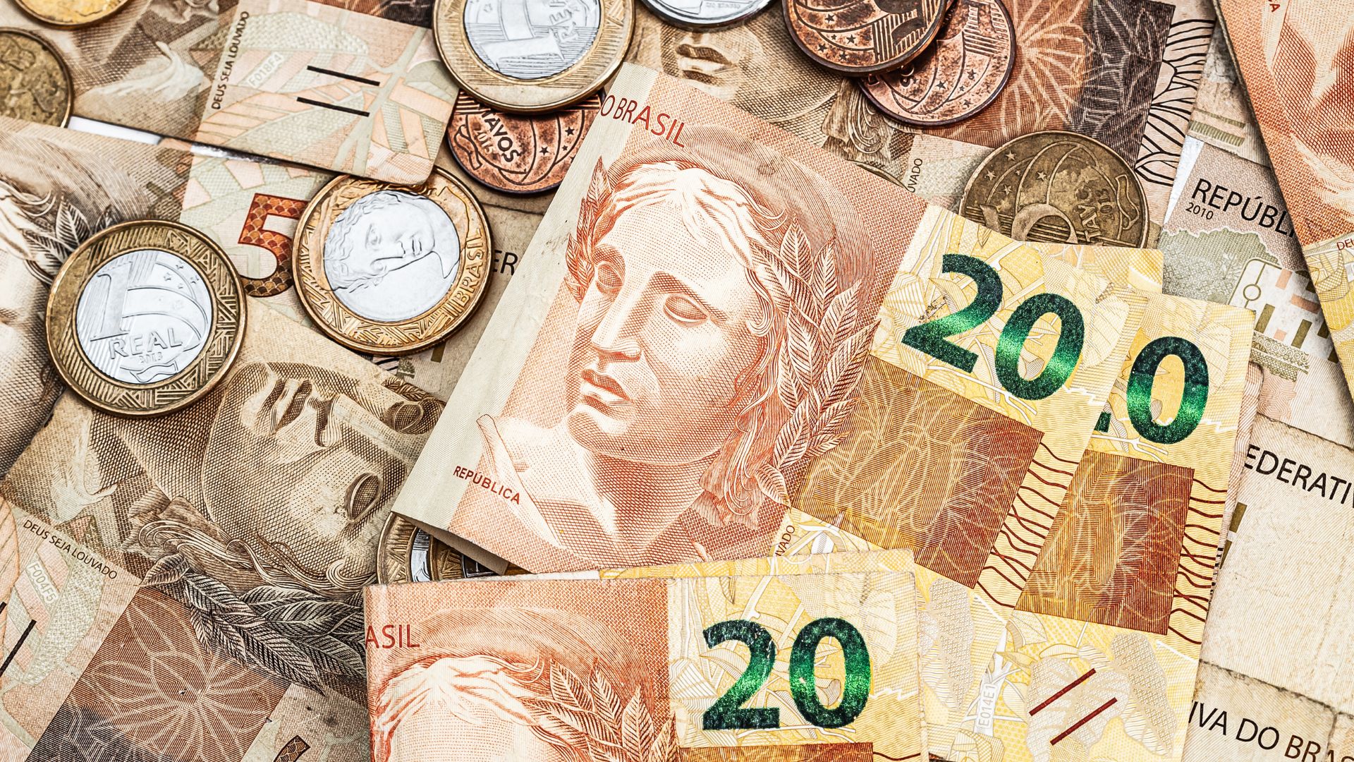 brazil-currency-full-screen