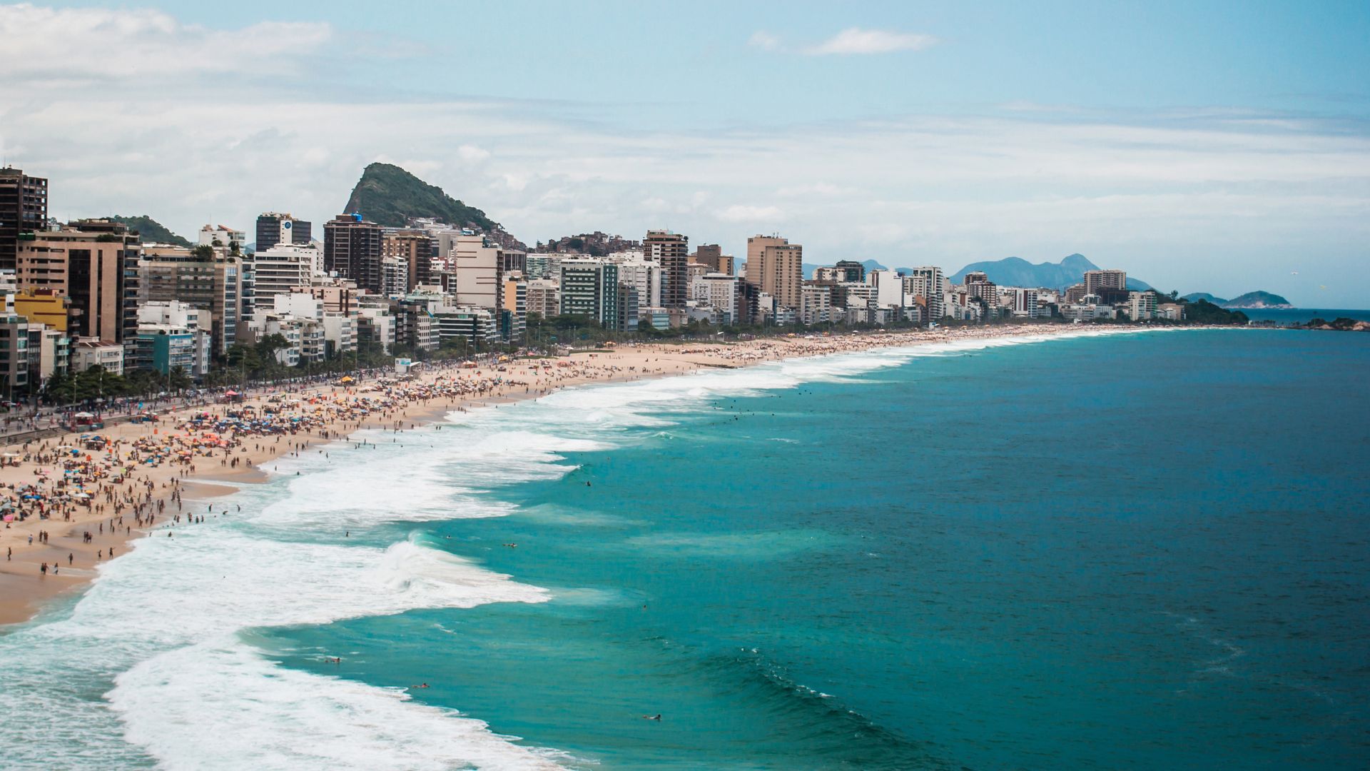 ipanema-beach-crowded