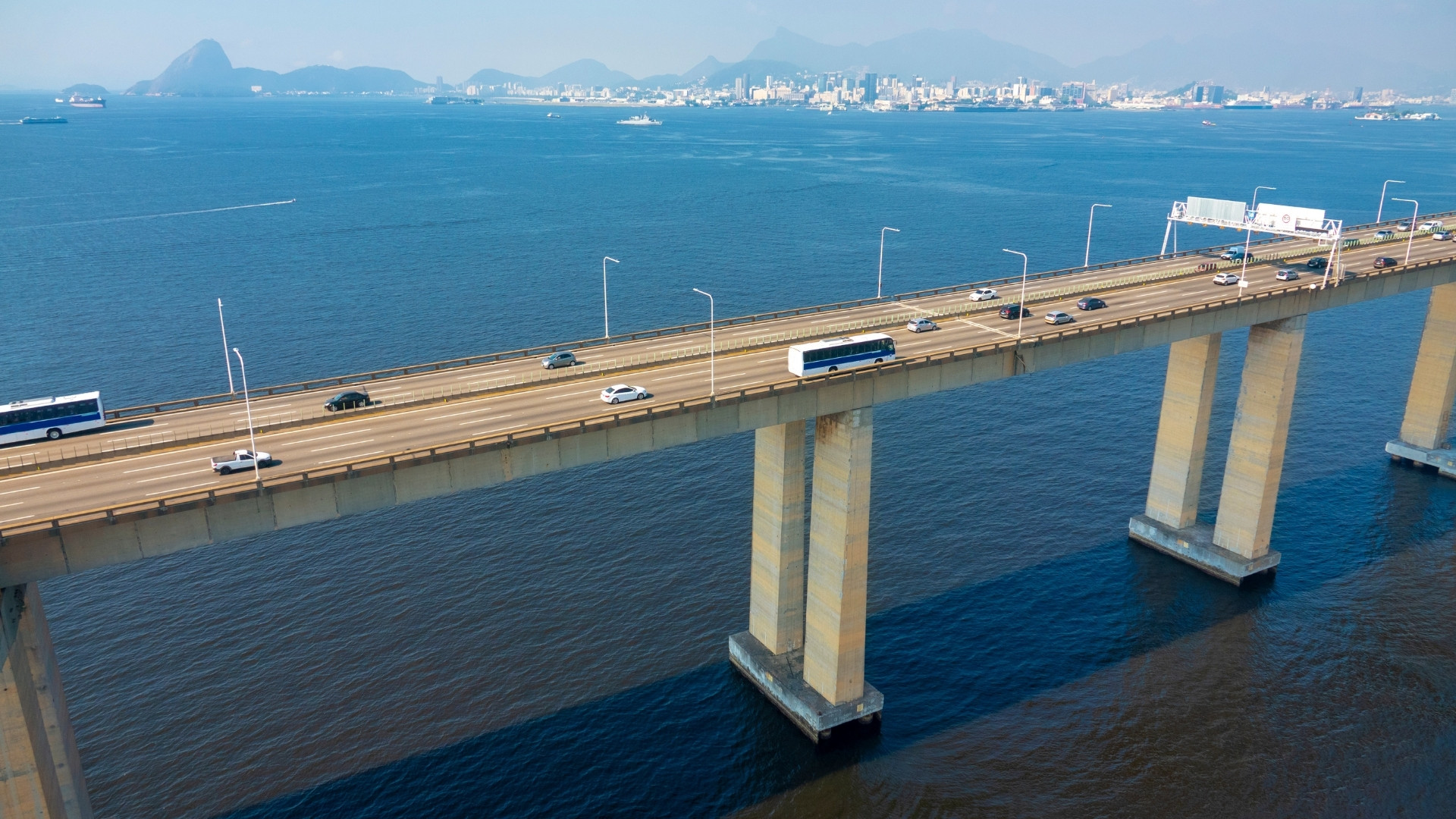 rio-niterói-bridge-up-close